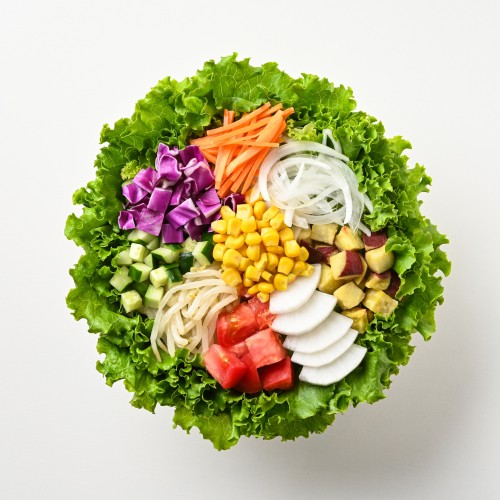 La ensalada entera para el 1o cuando diez clases de verduras se contuvieron